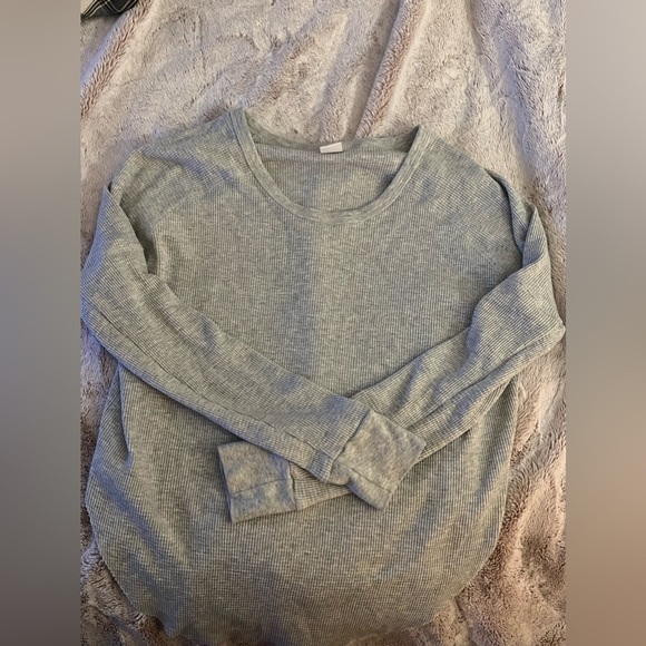 Grey Aritzia waffle long sleeve - Picture 1 of 2